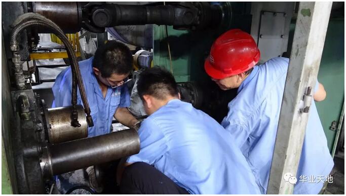 華業(yè)機修部維修機臺場景